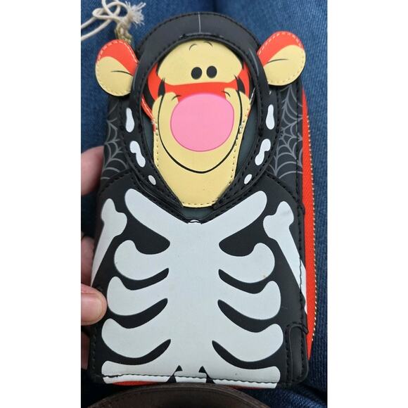 Loungefly Disney Winnie The Pooh Skeleton Tigger Ziparound Wallet Glow New - Picture 3 of 9